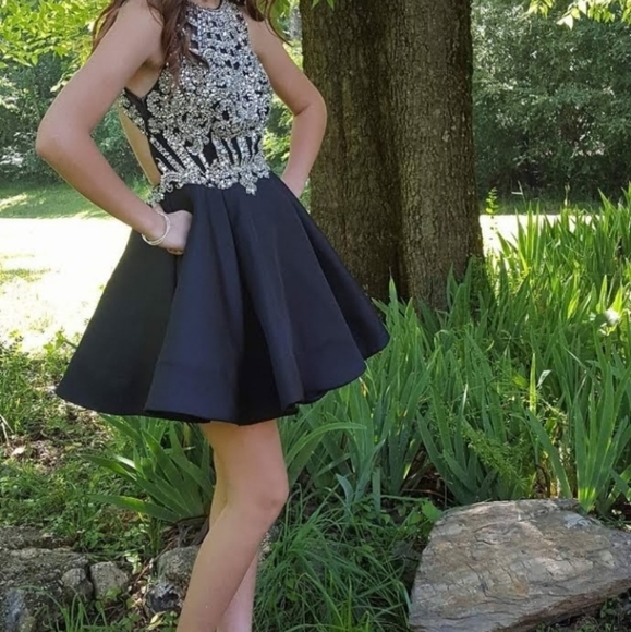 Homecoming/Prom Dresses - Picture 2 of 2